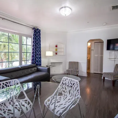 Courtyard Apartments Part Of The Oasis Casita Collection Miami Beach Exterior photo