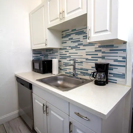 Courtyard Apartments Part Of The Oasis Casita Collection Miami Beach Exterior photo