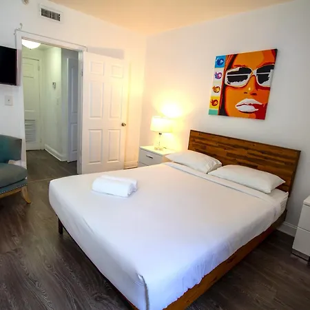 Courtyard Apartments Part Of The Oasis Casita Collection Miami Beach Exterior photo