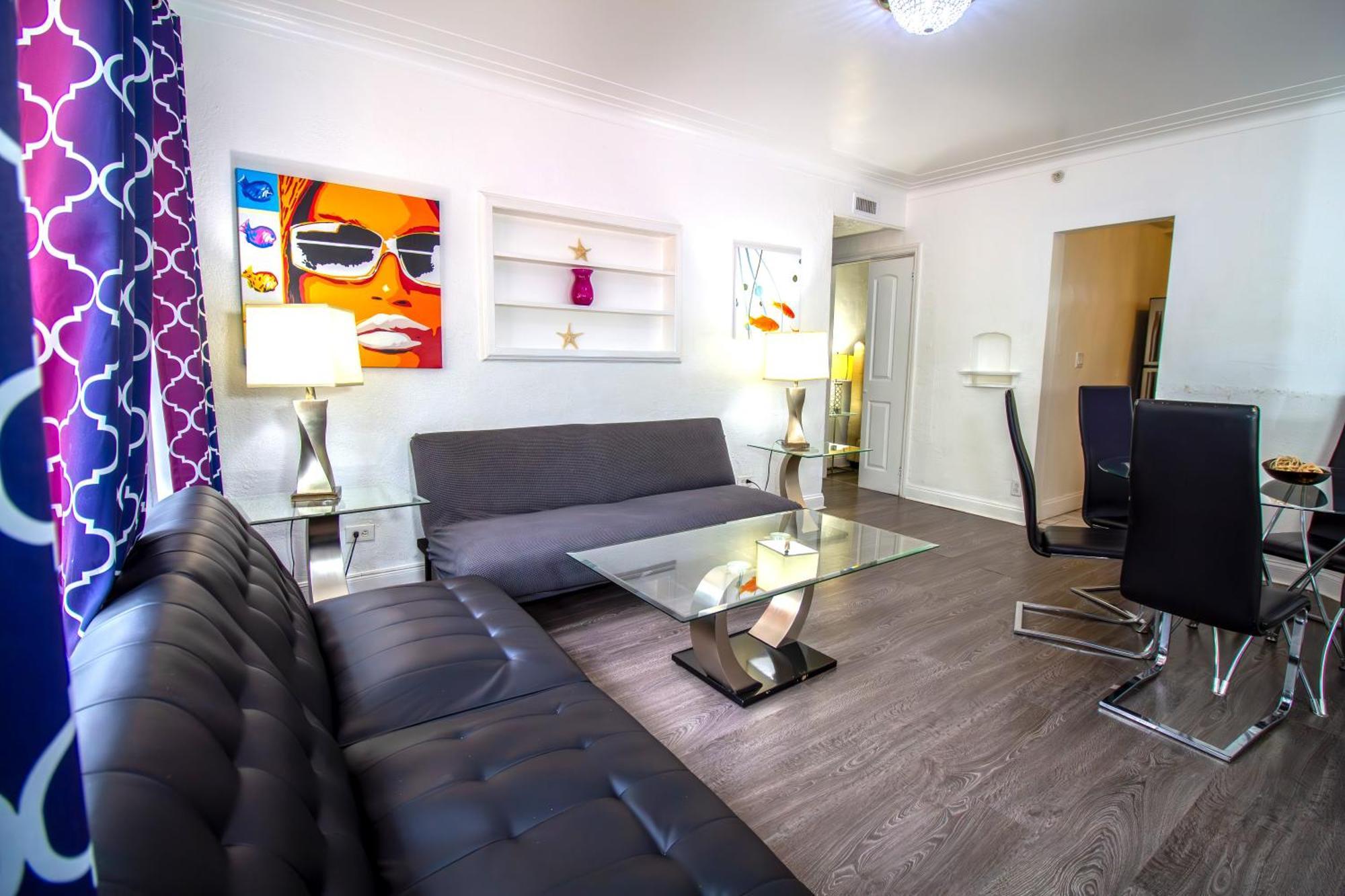 Courtyard Part Of The Oasis Casita Collection Appartement Miami Beach