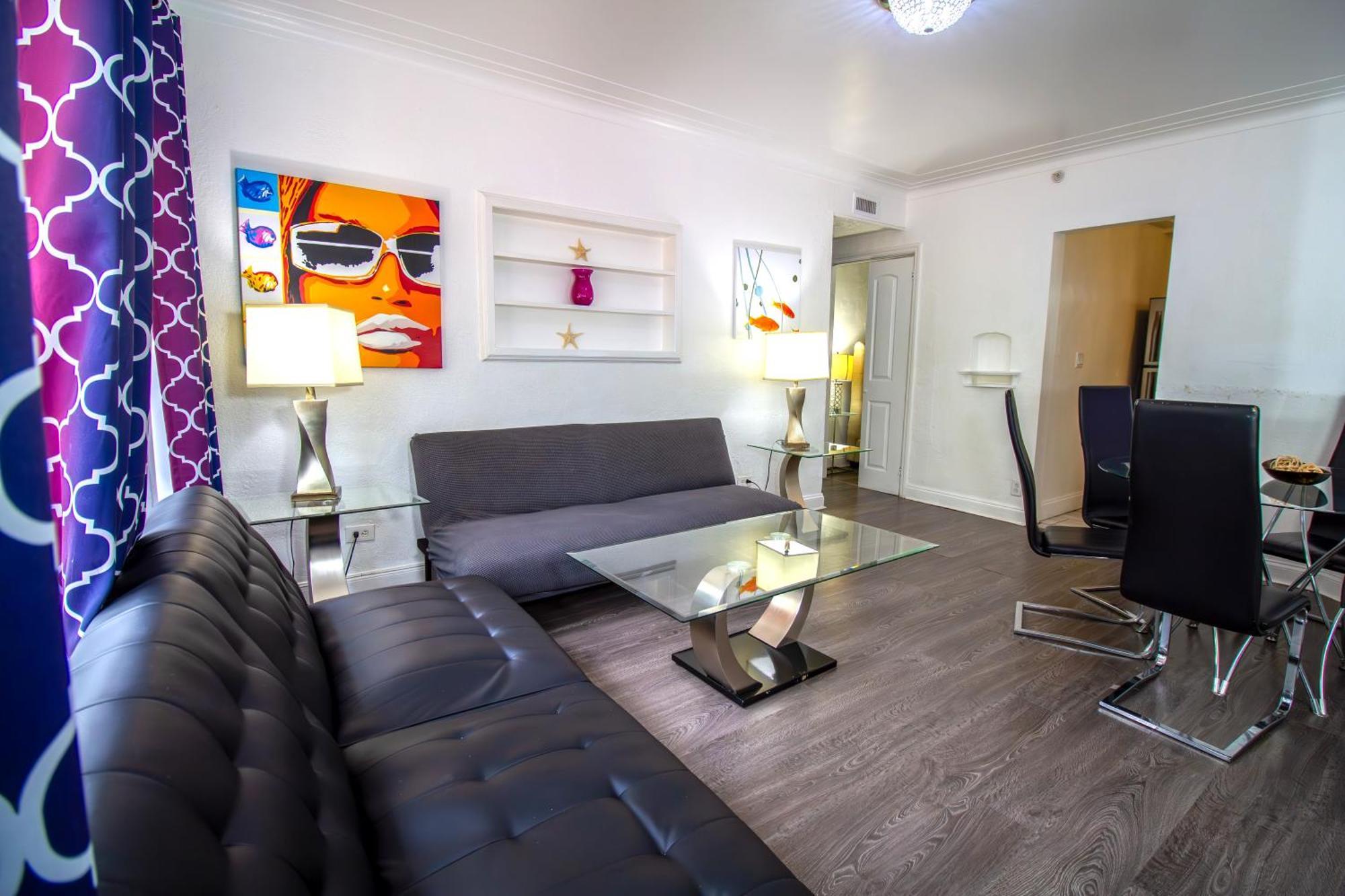 Courtyard Part Of The Oasis Casita Collection Appartement Miami Beach